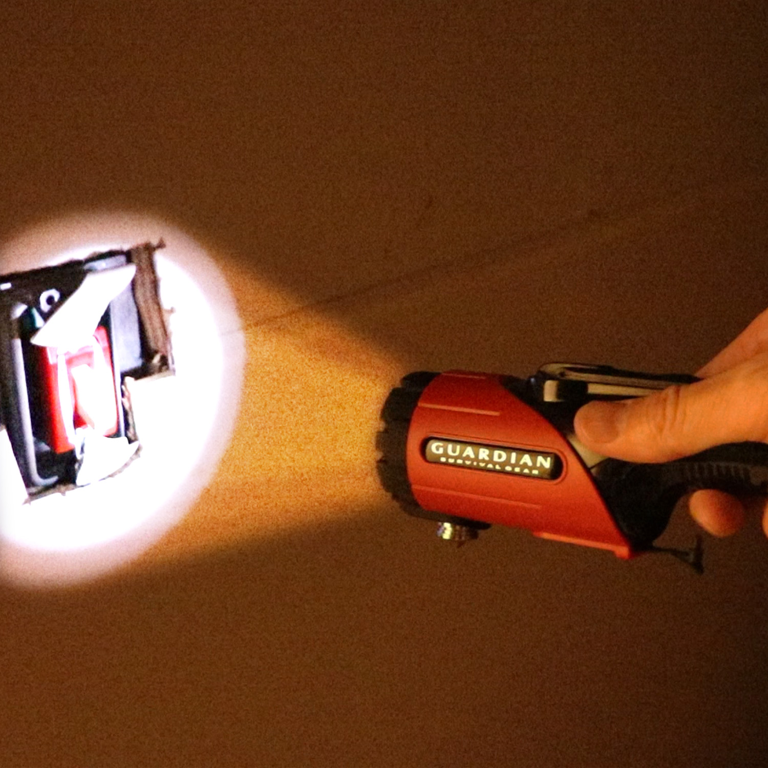 Auto Guardian Multi-Function Vehicle Flashlight - Image 15